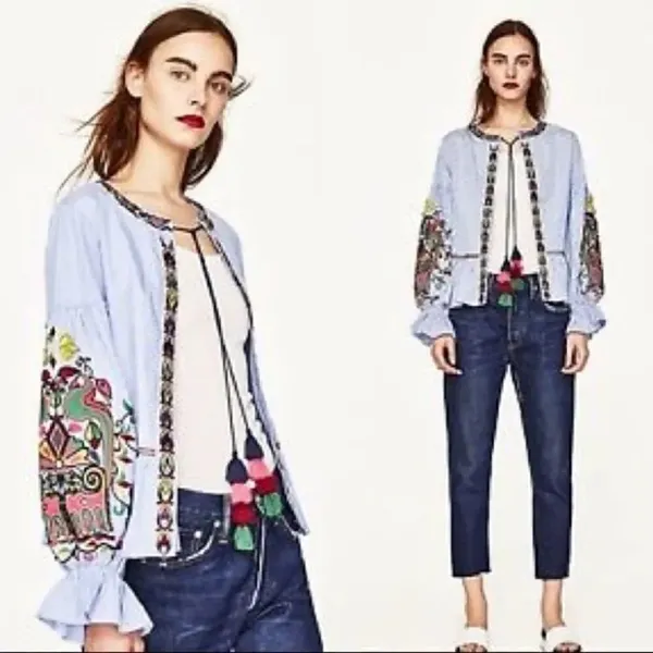NWOT Blue White Embroidered Top - Image 2