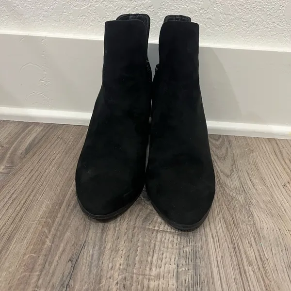 Black Suede Short heel boots, Women’s size 9 - Image 2
