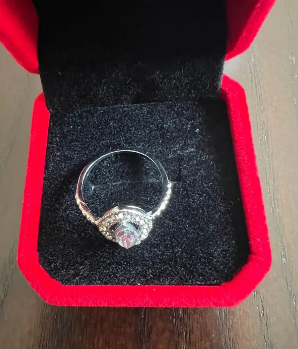 Women’s Stainless Steel Silver Ring Size 6 NWT - Image 2
