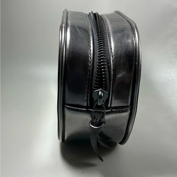 A Rare HTF Modern Vintage Tory Burch Silver Patent Leather cosmetic Makeup bag - Image 3