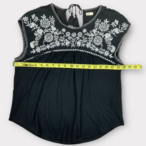 Women’s Hollister Embroidered Boho Blouse Size M - Image 3