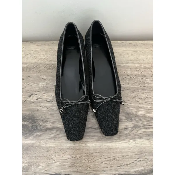 COACH Felt wool square toe pointed heels pumps C Bow y2k Size 8 gray black - Image 5