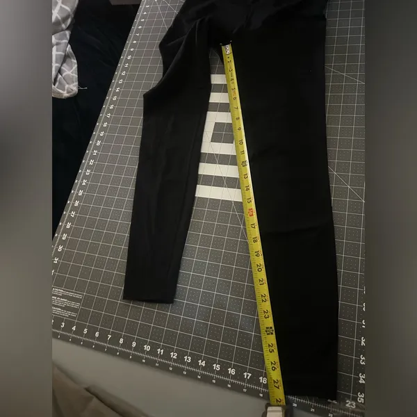 Nike Classic Black Leggings - Image 3