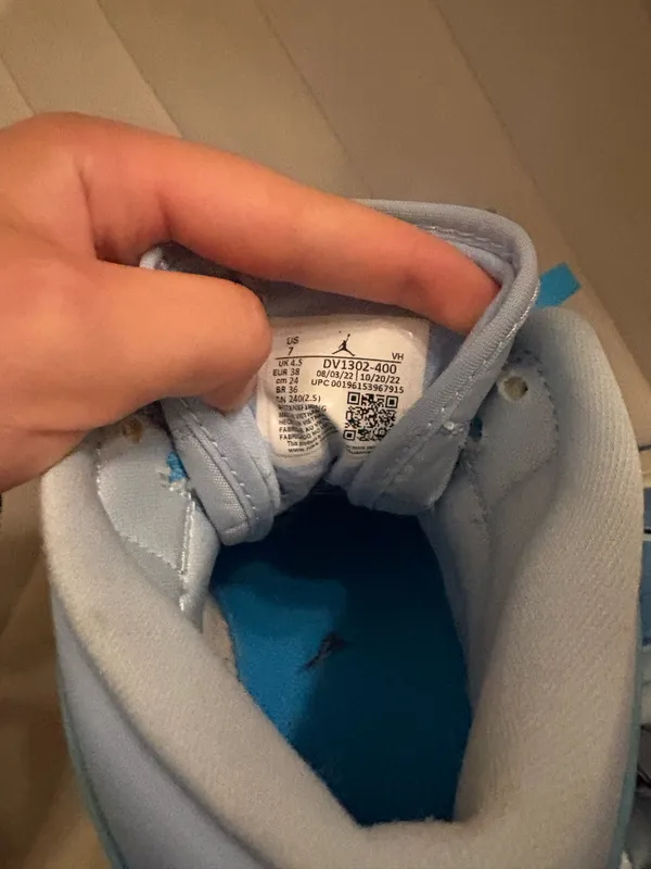 Jordan 1 Mid - Image 4