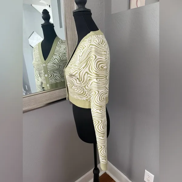 Glassons Groovy Swirl Hippie Crop Cardigan Sweater Size Small. - Image 3