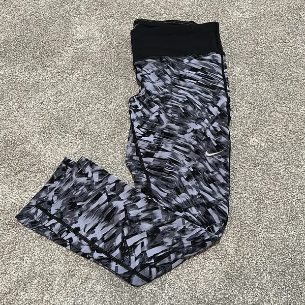 Nike Epic Luxe Patterned Cropped‎ Leggings size M - Image 7