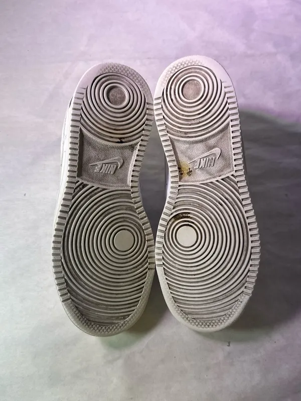 Nike White Mesh Low-Top Sneakers with Black Logo - Image 8