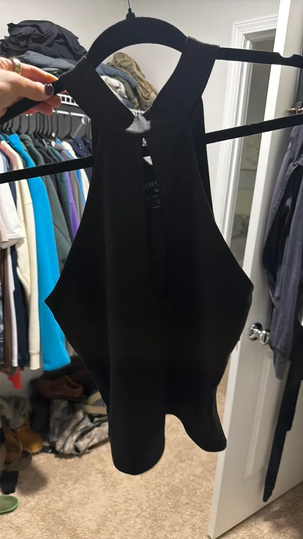 Amazon Black Keyhole Tank - Image 2