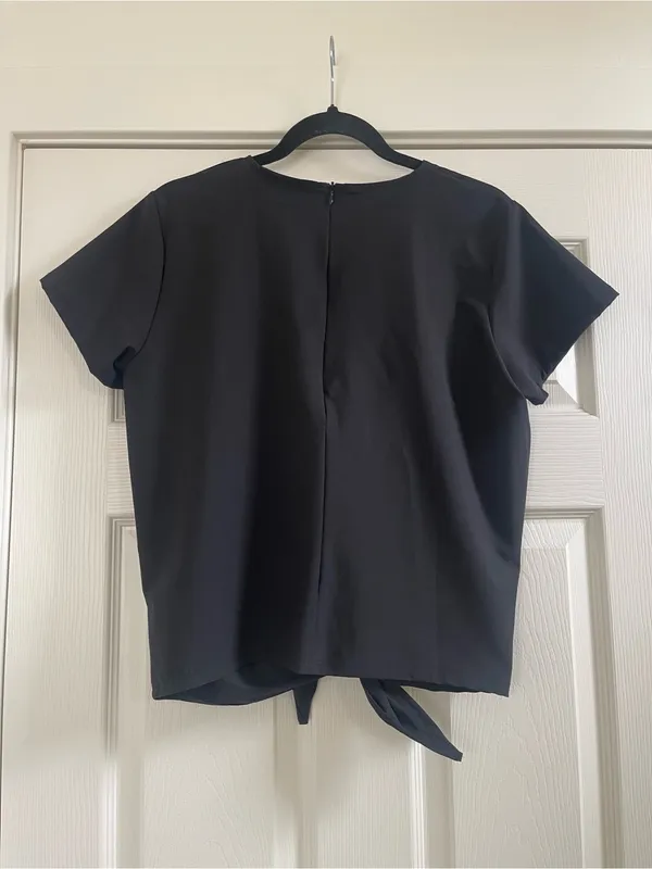 Women’s Albion Fit Front Tie Short Sleeve Top Black Size L - Image 5