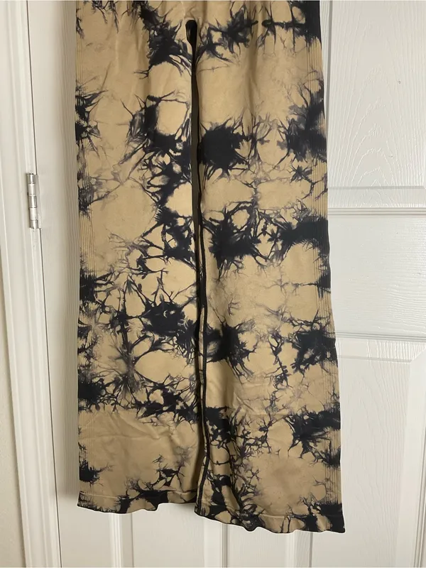 Tie Dye Scrunch Butt Seamless High Waist Flare Leggings - Size XL - Image 3