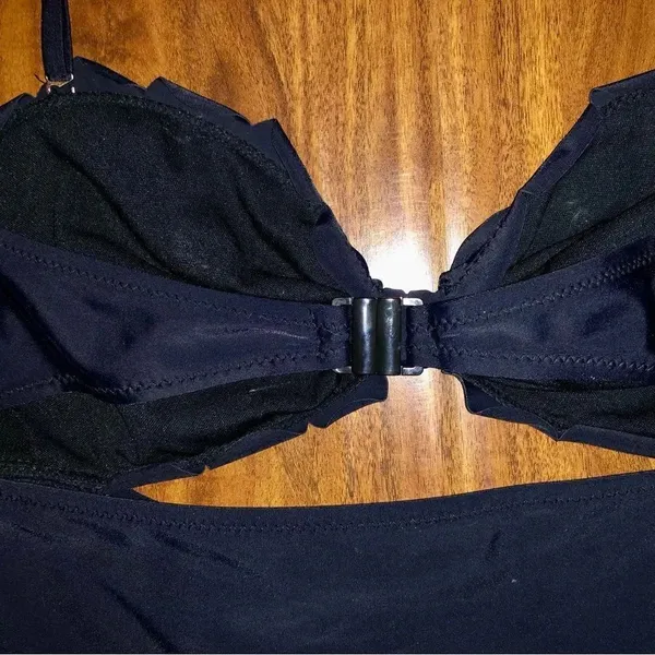 Women’s Black One-Piece Swimsuit Size Large Cutout, Scalloped Trim around Bust - Image 5