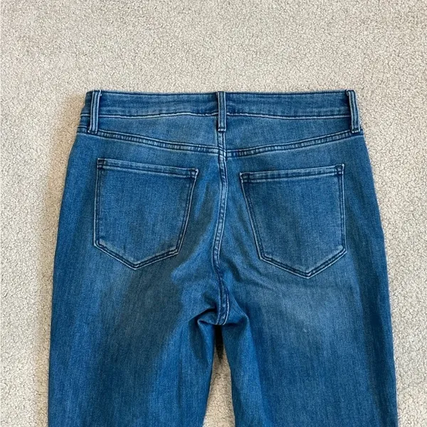 Old navy high rise flare blue solid wash jeans in size 10 - Image 4