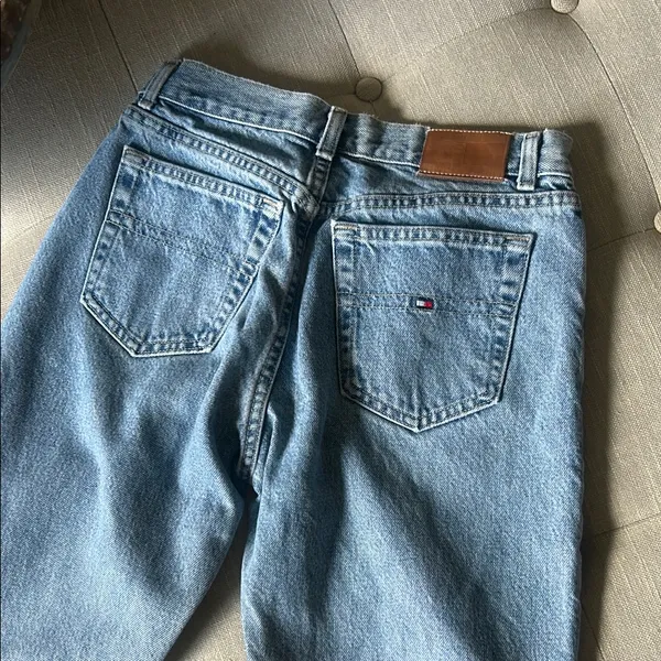 Tommy Hilfiger Vintage Classic Blue Light-Washed Denim Jeans Size 2 - Image 10