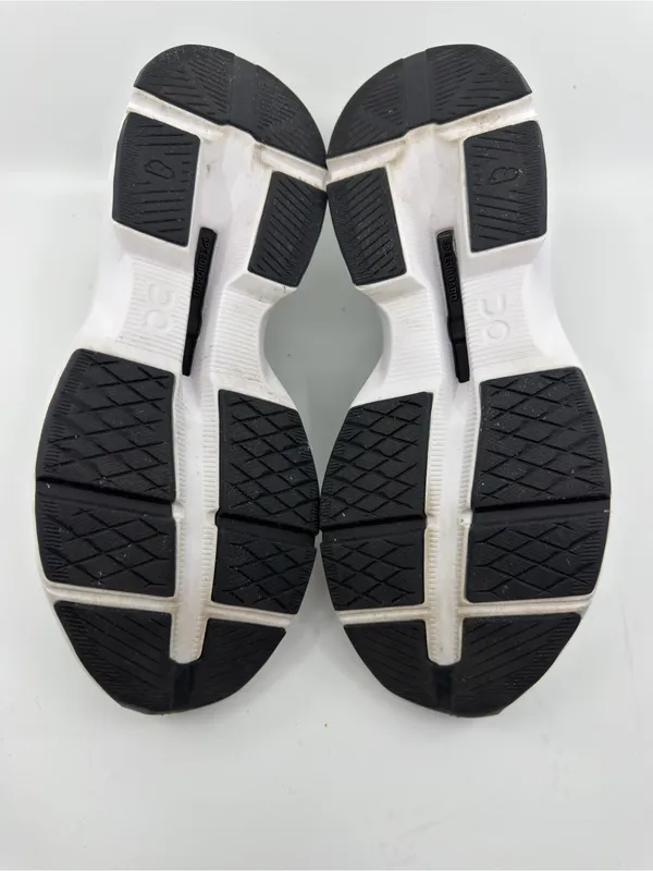 On Cloudpulse, Color Black/White On Cloud Running sneakers SZ 9 - Image 8