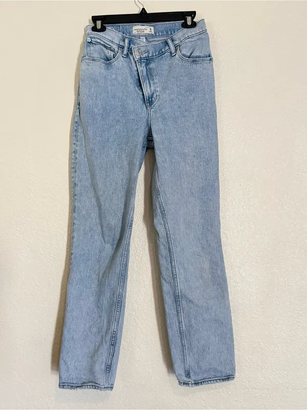 Abercrombie and fitch jeans - Image 3
