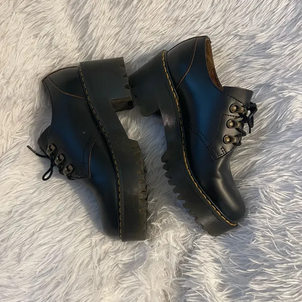 Dr. Martens Womens Leona Lo black vintage smooth heeled shoes - Image 5