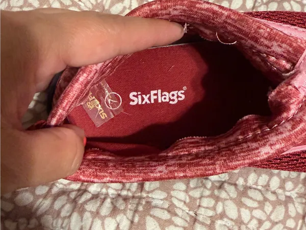 Maroon Six Flags brand water shoes with mesh top, drawstring closure size 7 - Image 4