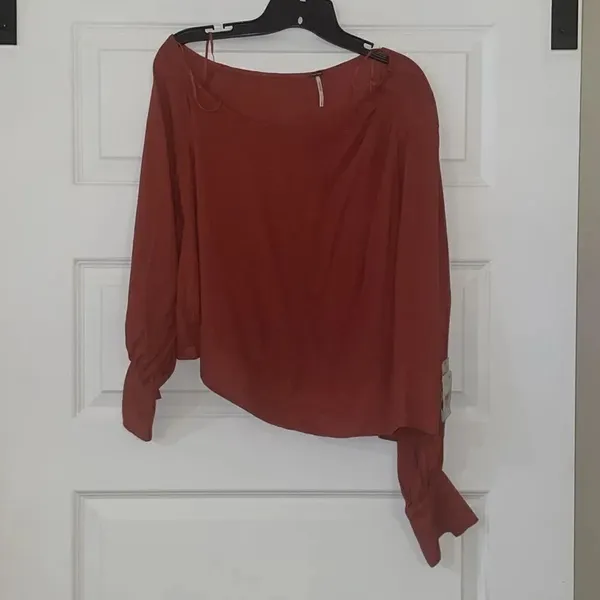 Free People Justina One Shoulder Blouse in Warmstone, NWT - Image 2