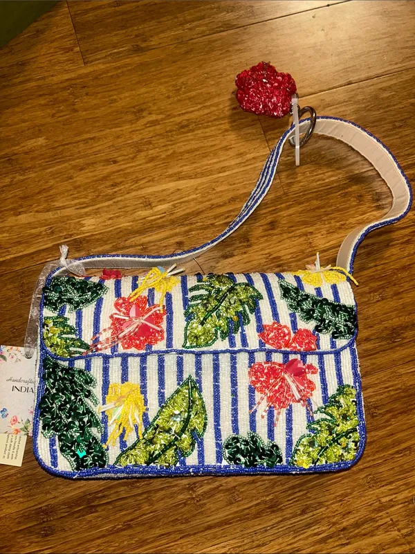 Handcrafted MADE IN INDIA Beaded hibiscus day print shoulder bag - Image 3