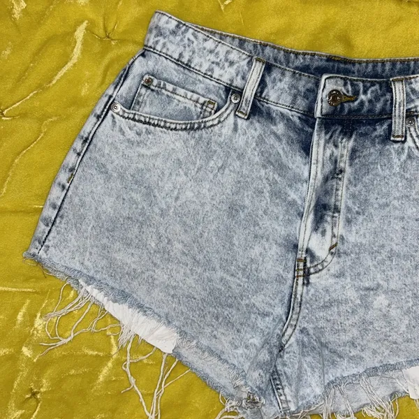 & Denim Short Cheeky Size 10 Curvy Fit Jean Shorts - Image 2