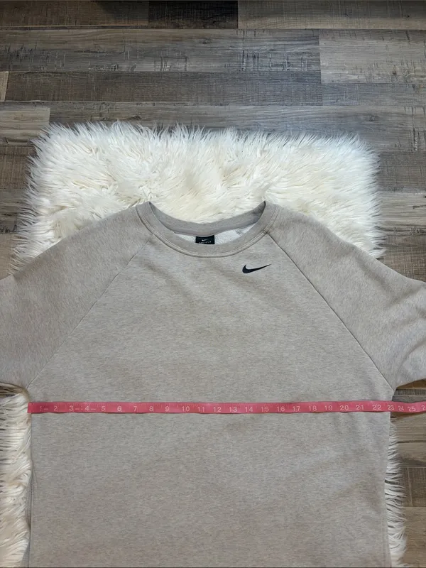 Nike sweatshirt high low hem side slits with zipper wrist pocket heather gray M - Image 8