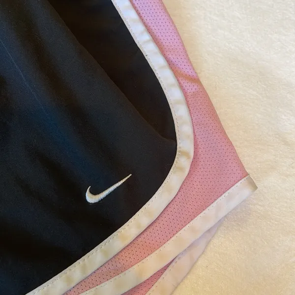 Nike Fit Dry Athletic Shorts with liner & drawstring Size M - Image 4
