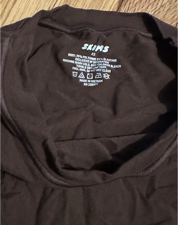 NWOT Skims Fits Everybody Long Sleeve T-Shirt in Cocoa - Image 4