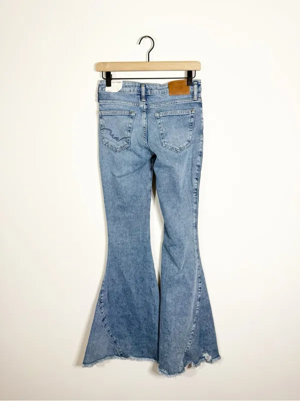 NWT Free People We The Free Emre Low Rise Poppy Blue Flare Jeans 25 - Image 6