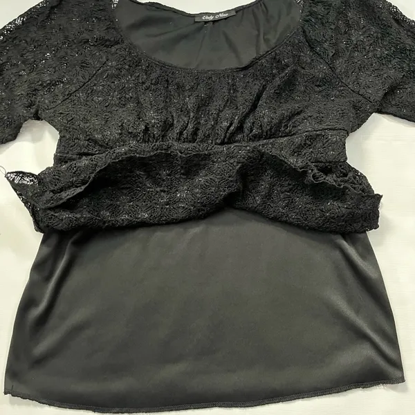 Elegant Black Lace Top Size L - Image 5