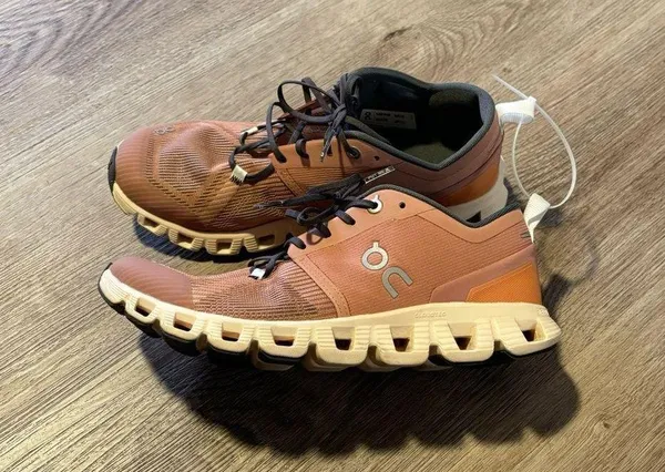 On Cloud X Shift 3 Running Shoes Size 8 - Image 2