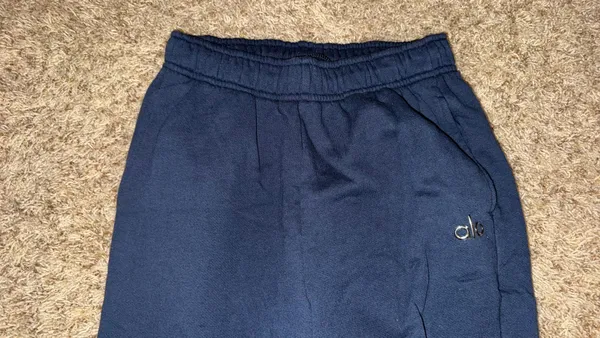  Alo Yoga Sweats  - Image 2