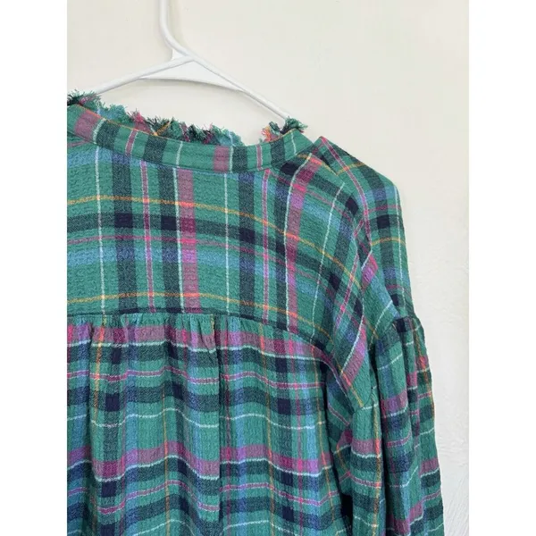 Anthropologie Pilcro Cropped Puff-Sleeve Soft Crinkle Green Plaid‎ Blouse Small - Image 12