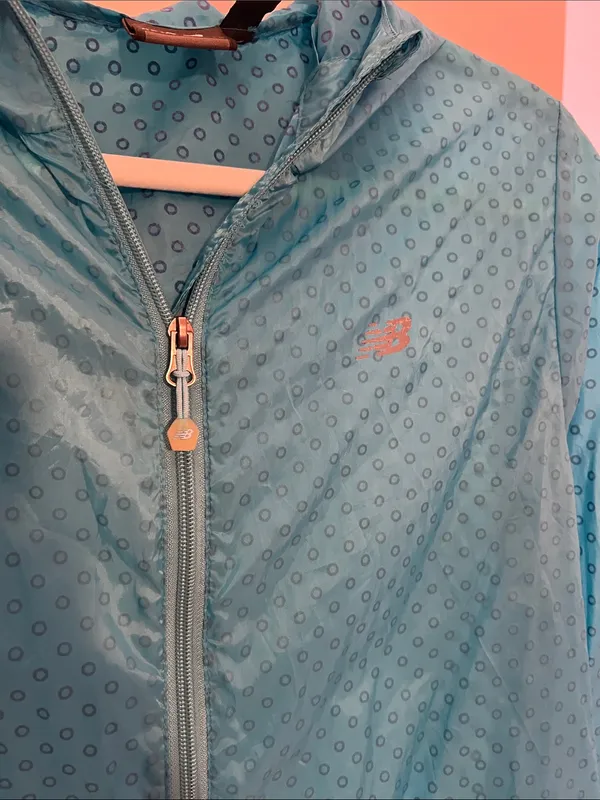 New Balance Turquoise Hooded Running Jacket - Image 7