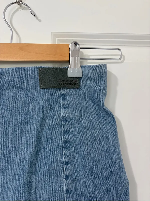 Carmar Light Blue Denim Mini Skirt with White Side Zippers - Image 3