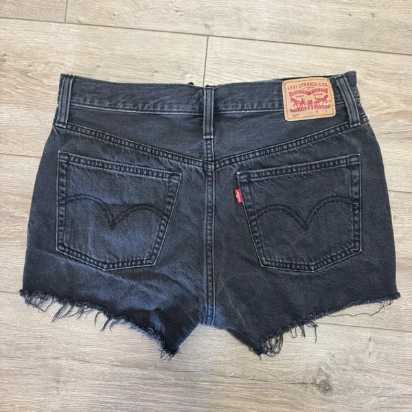 Levi's 501 Original Shorts Womens W29 Black Denim Cutoff Button Fly Raw Hem - Image 7