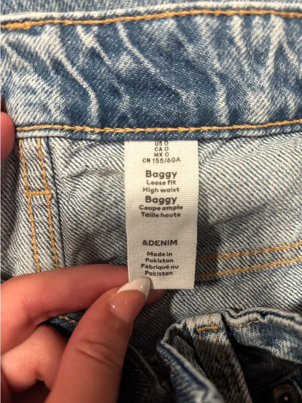 Hollister High-Rise Baggy Jeans - Image 3