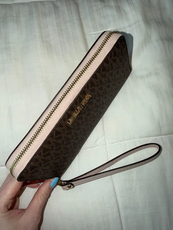 Michael Kors Wallet - Image 3