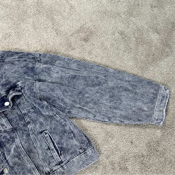 POL Women’s Corduroy Denim Button Down Trucker Jacket in Vintage Wash Blue M - Image 8