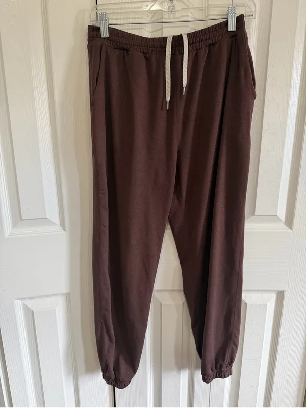 Vuori Boyfriend Performance Jogger Dreamknit Heathered Aubergine Size M - Image 2