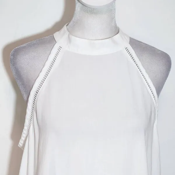 Cloth & Stone Anthropologie White Sleeveless Blouse with Lace Accent Size Medium - Image 3