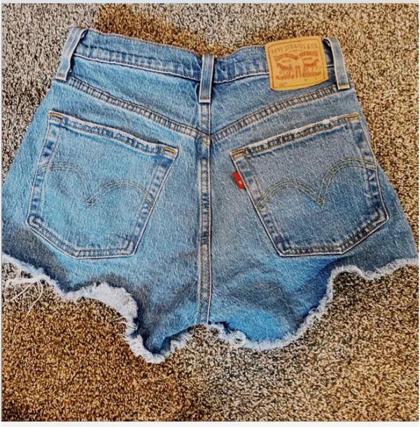 Levi’s Shorts 501 - Image 3