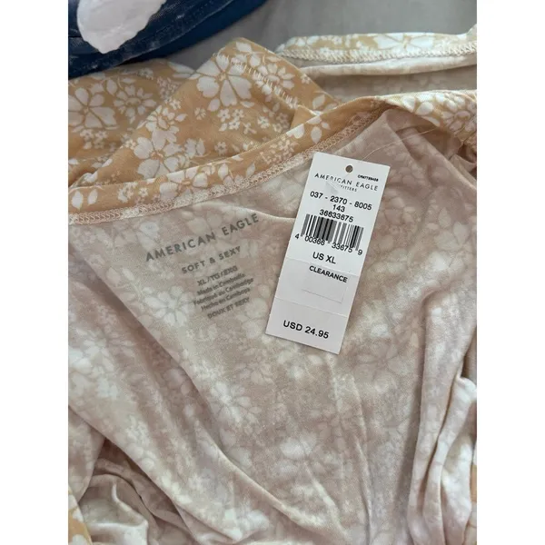 American Eagle Soft & Sexy T-Shirt Size XL - Image 8