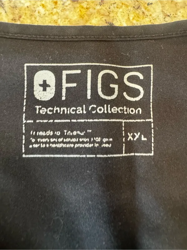 FIGS Black V-Neck Scrub Top casma two pocket size xxl - Image 2