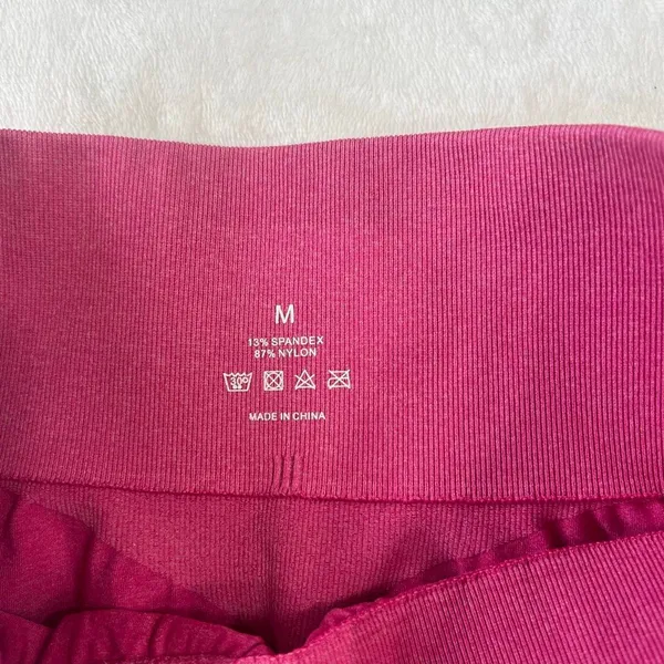 NVGTN Pro Seamless Shorts Crimson Medium Women - Image 6