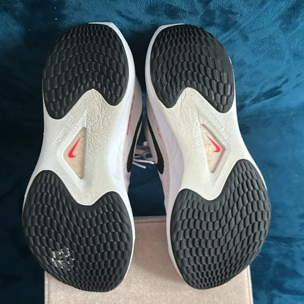 USED NIKE RUNNING SZ 6.5 - Image 5