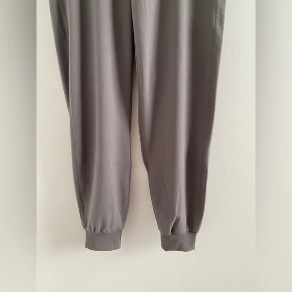 Vuori Women’s Grey Daily Joggers Size XS - Image 6