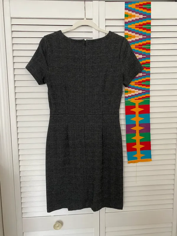 Banana Republic Grey Work Dress - Image 3