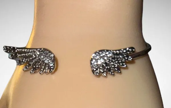 Beautiful silver angel wings bracelet with rhinestone incrusted design! - Image 7