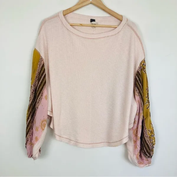 We the Free Blossom pale peachy pink thermal with patterned balloon sleeves. XS - Image 2