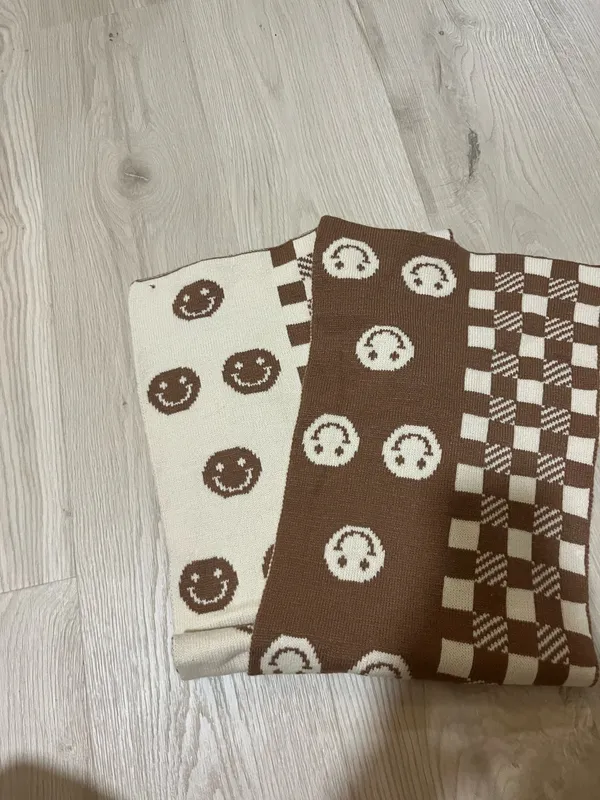 Urban Outfitters Scarf - Image 5